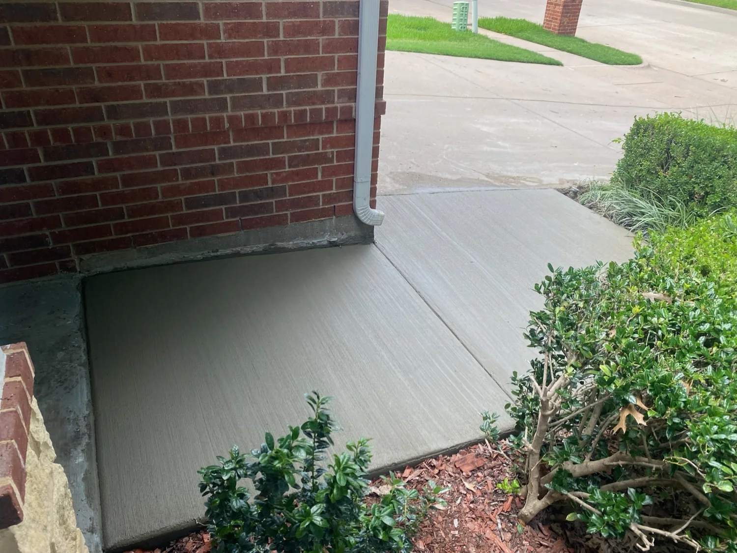 A level, slip-aware walkway by Lucky&rsquo;s Concrete in Fort Lauderdale